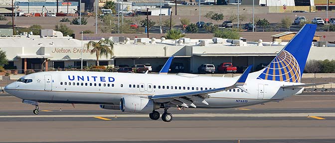 United Boeing 737-824 N76515, Phoenix Sky Harbor, October 6, 2017
